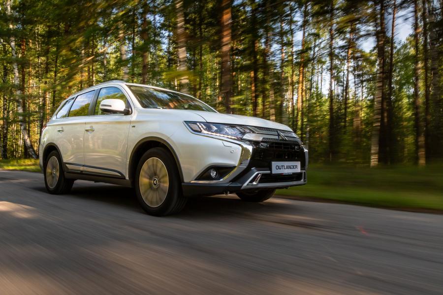  Mitsubishi Outlander 2018 года  (CIS) (фото 32 из 41)